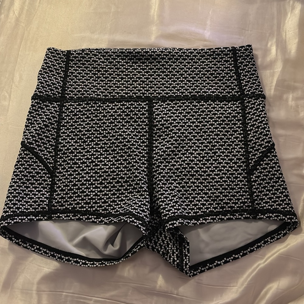 Lululemon In Movement Short *Everlux 2.5" - Picture 5 of 5